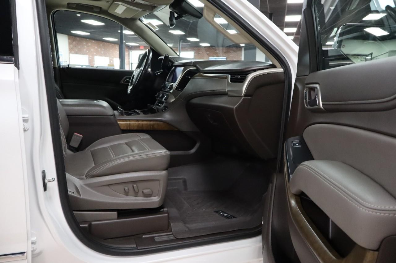 GMC Yukon Vehicle Full-screen Gallery Image 37