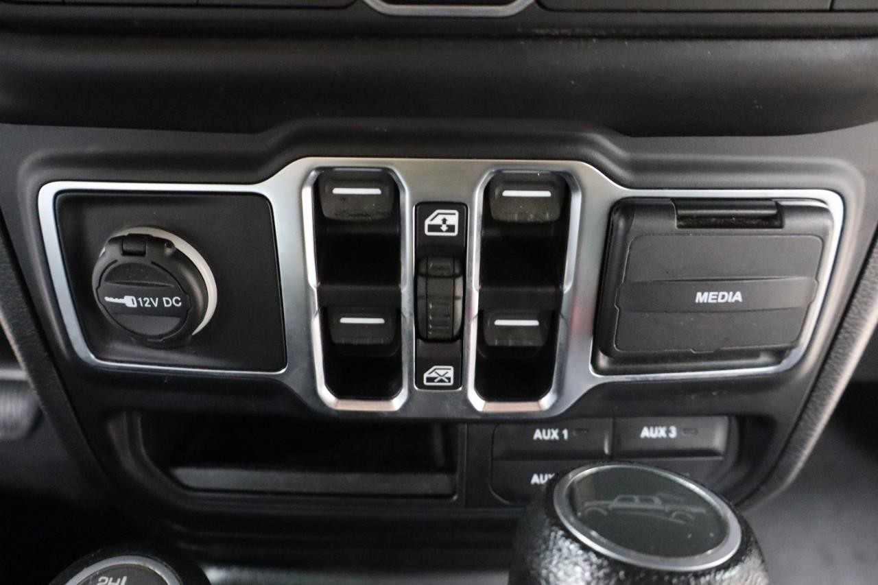Jeep Gladiator Vehicle Full-screen Gallery Image 20