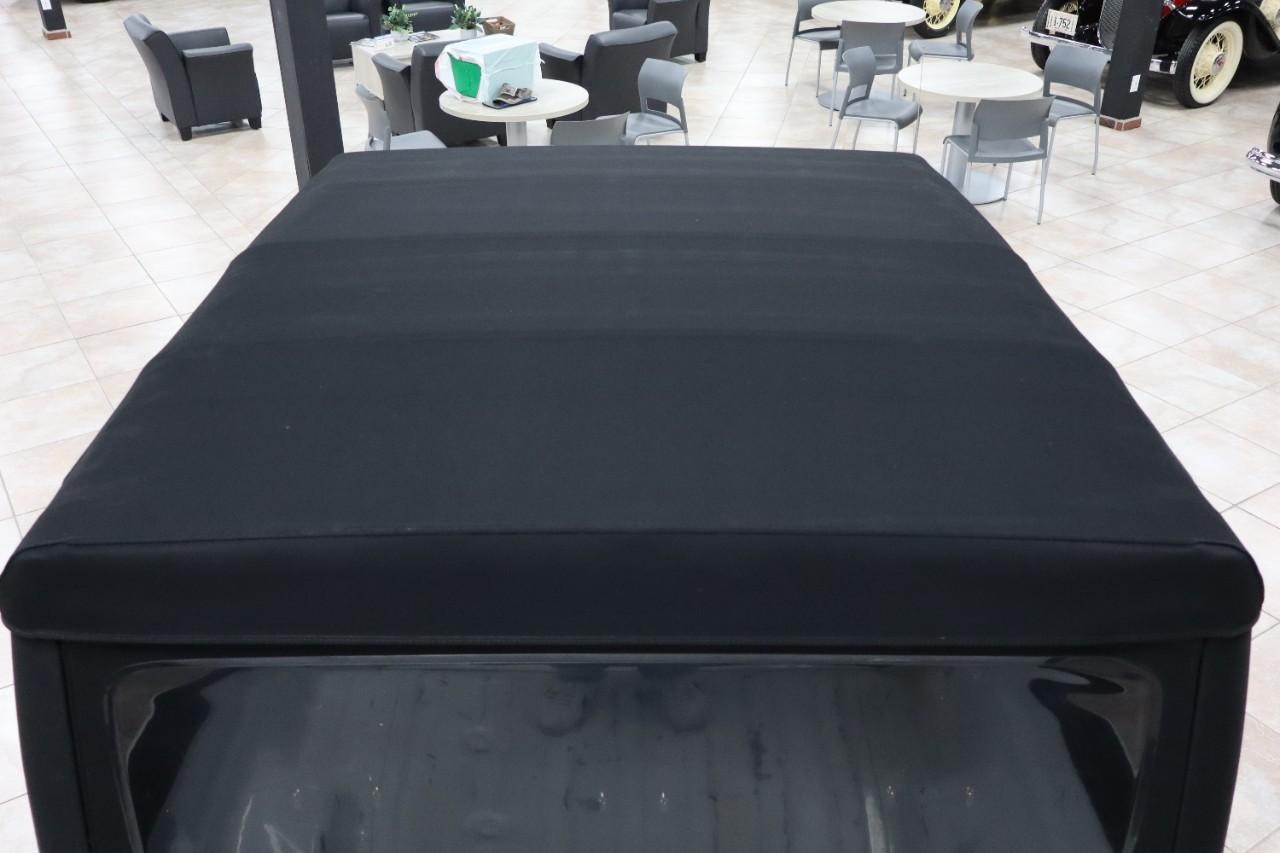 Jeep Gladiator Vehicle Full-screen Gallery Image 32