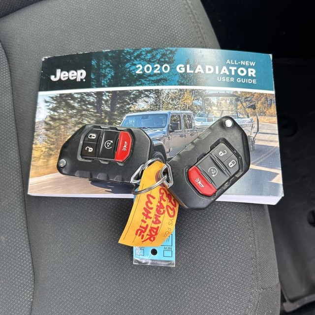 Jeep Gladiator Vehicle Full-screen Gallery Image 20