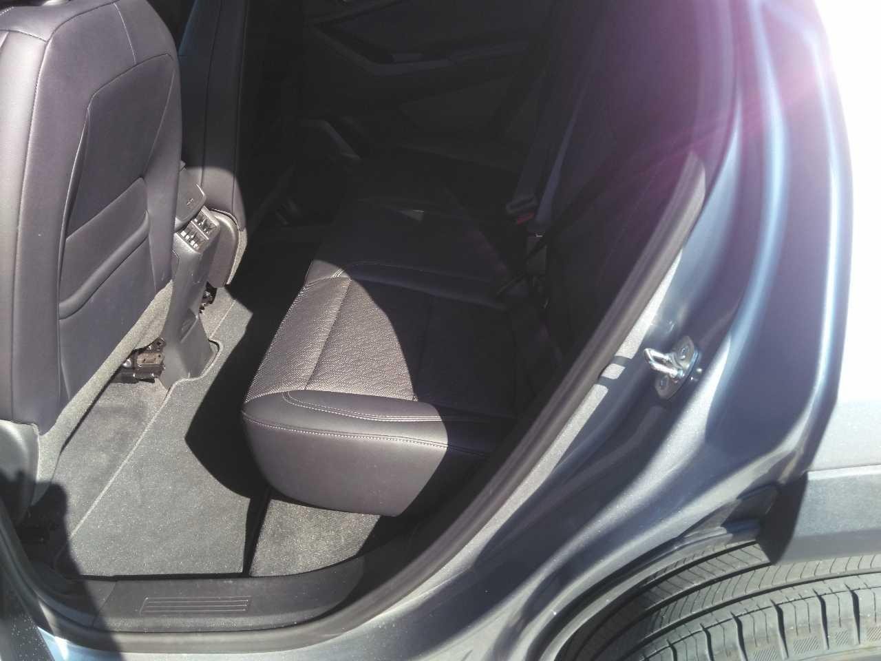 Chevrolet Equinox Vehicle Full-screen Gallery Image 6