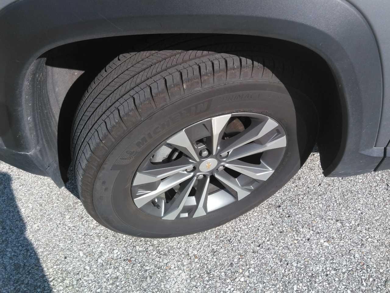 Chevrolet Equinox Vehicle Full-screen Gallery Image 9