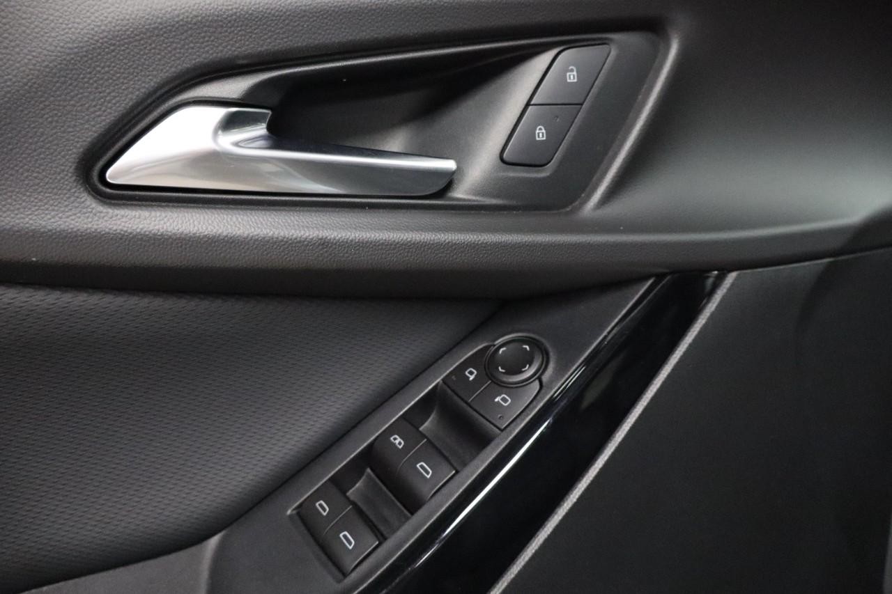 Chevrolet Equinox Vehicle Full-screen Gallery Image 10