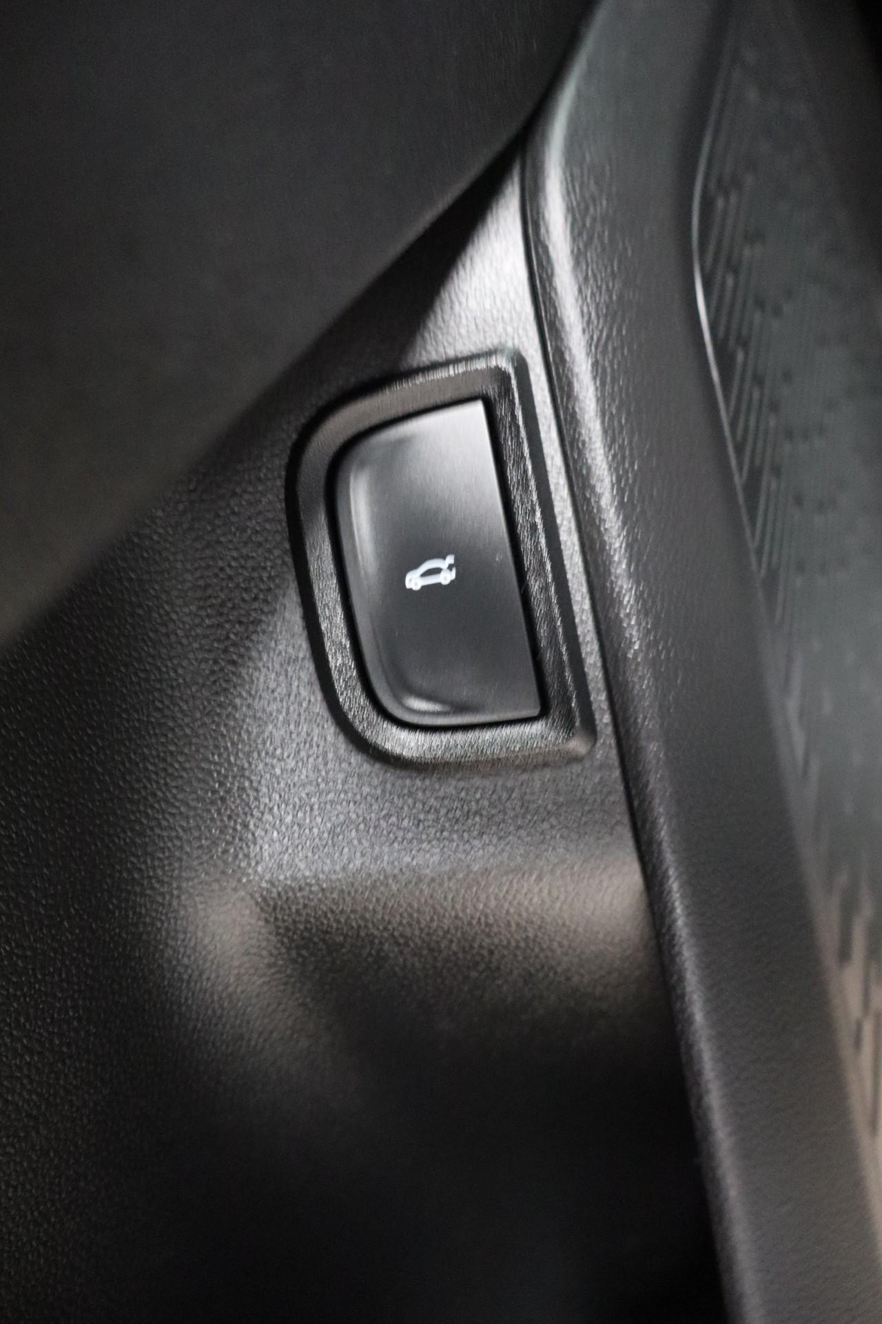Chevrolet Equinox Vehicle Full-screen Gallery Image 11