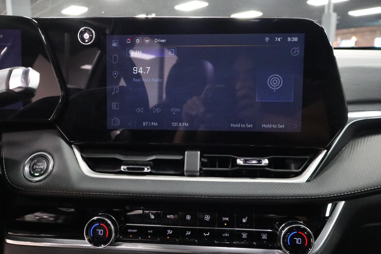 Chevrolet Equinox Vehicle Full-screen Gallery Image 18