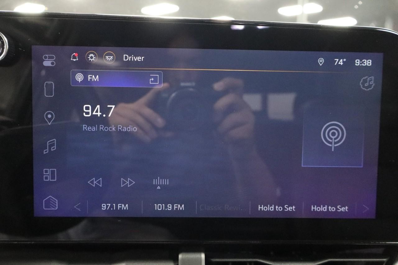 Chevrolet Equinox Vehicle Full-screen Gallery Image 19