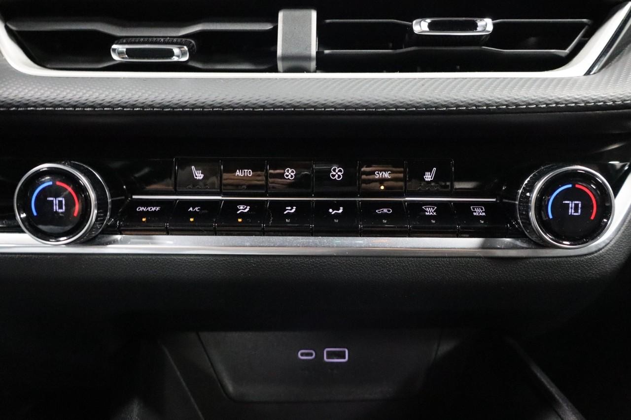 Chevrolet Equinox Vehicle Full-screen Gallery Image 21