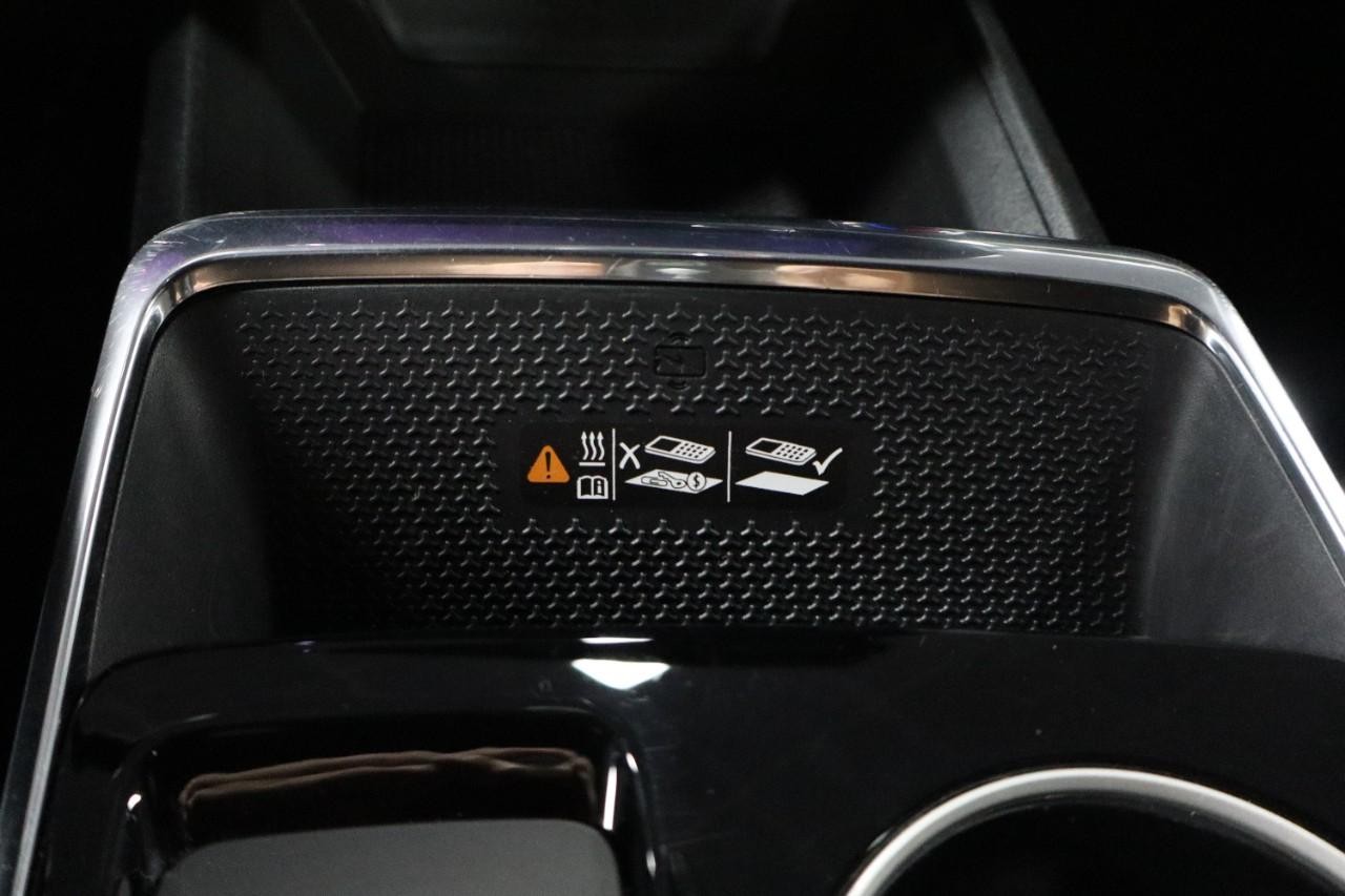 Chevrolet Equinox Vehicle Full-screen Gallery Image 23