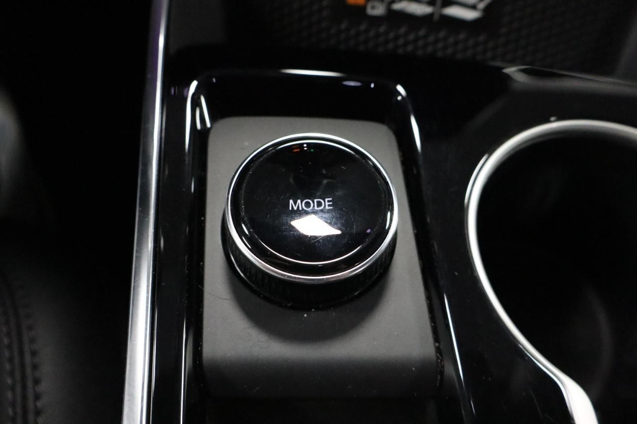 Chevrolet Equinox Vehicle Full-screen Gallery Image 24