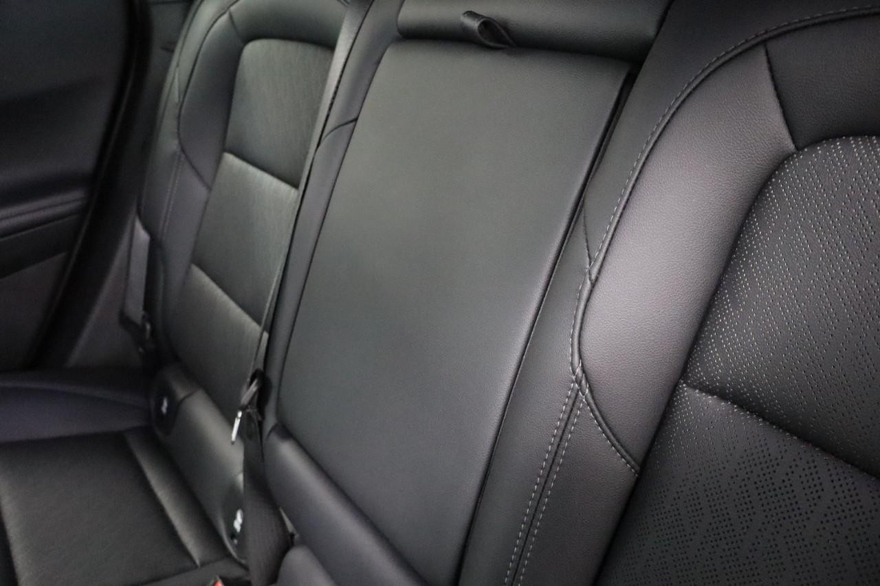 Chevrolet Equinox Vehicle Full-screen Gallery Image 31
