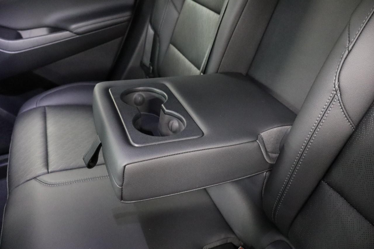 Chevrolet Equinox Vehicle Full-screen Gallery Image 32