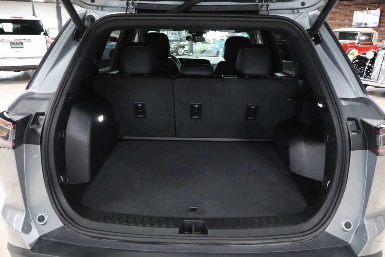 Chevrolet Equinox Vehicle Full-screen Gallery Image 33