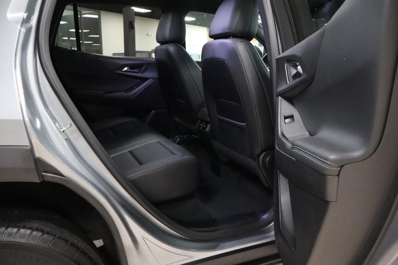 Chevrolet Equinox Vehicle Full-screen Gallery Image 35
