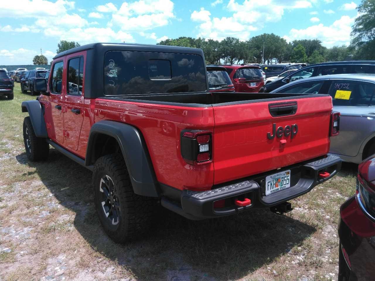 Jeep Gladiator Vehicle Full-screen Gallery Image 2