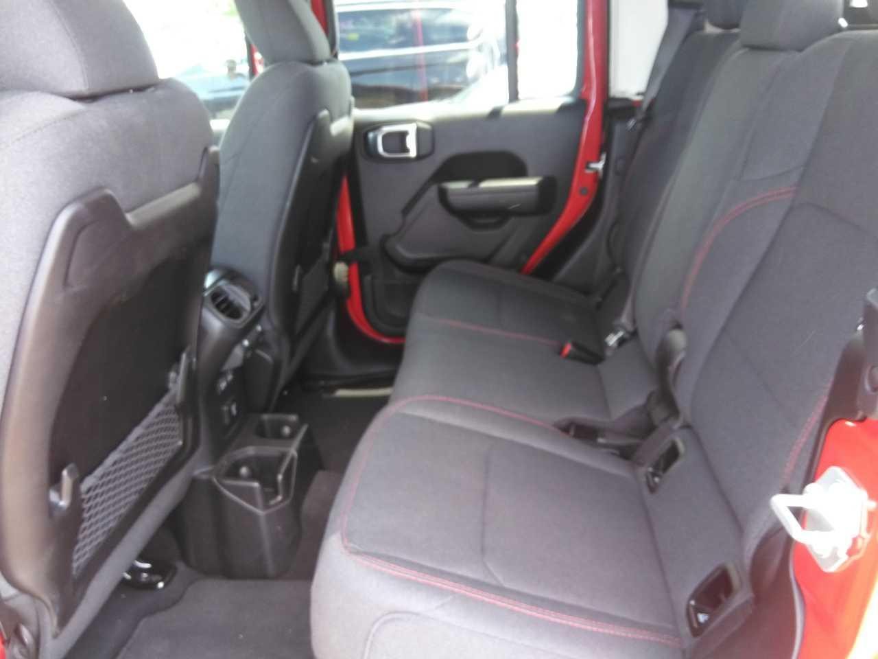 Jeep Gladiator Vehicle Full-screen Gallery Image 5