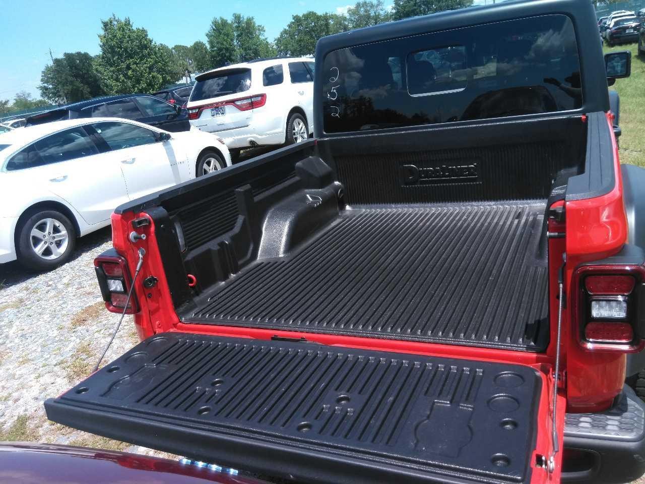 Jeep Gladiator Vehicle Full-screen Gallery Image 10