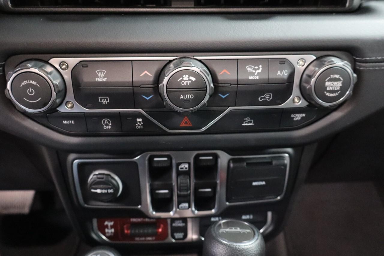 Jeep Gladiator Vehicle Full-screen Gallery Image 16