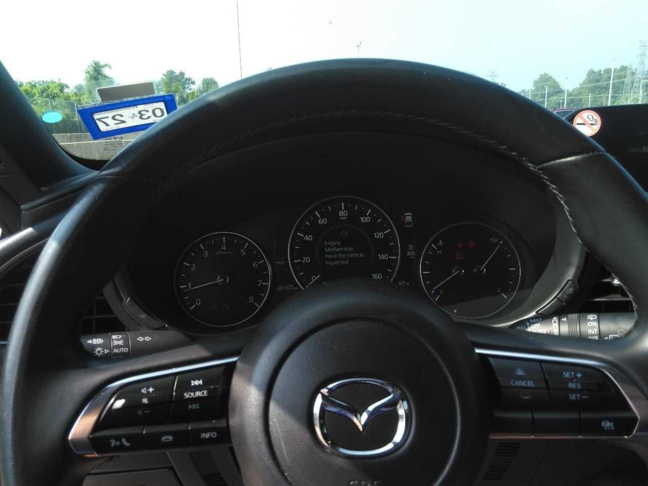 Mazda Mazda3 Hatchback Vehicle Full-screen Gallery Image 6