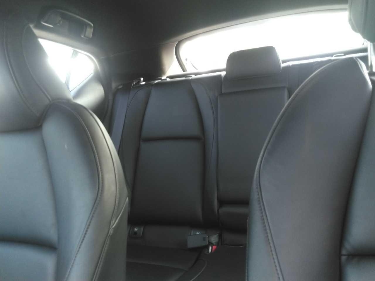 Mazda Mazda3 Hatchback Vehicle Full-screen Gallery Image 7