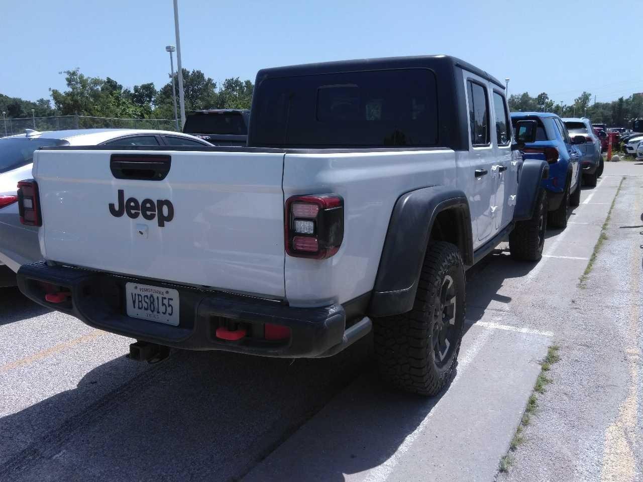 Jeep Gladiator Vehicle Full-screen Gallery Image 3