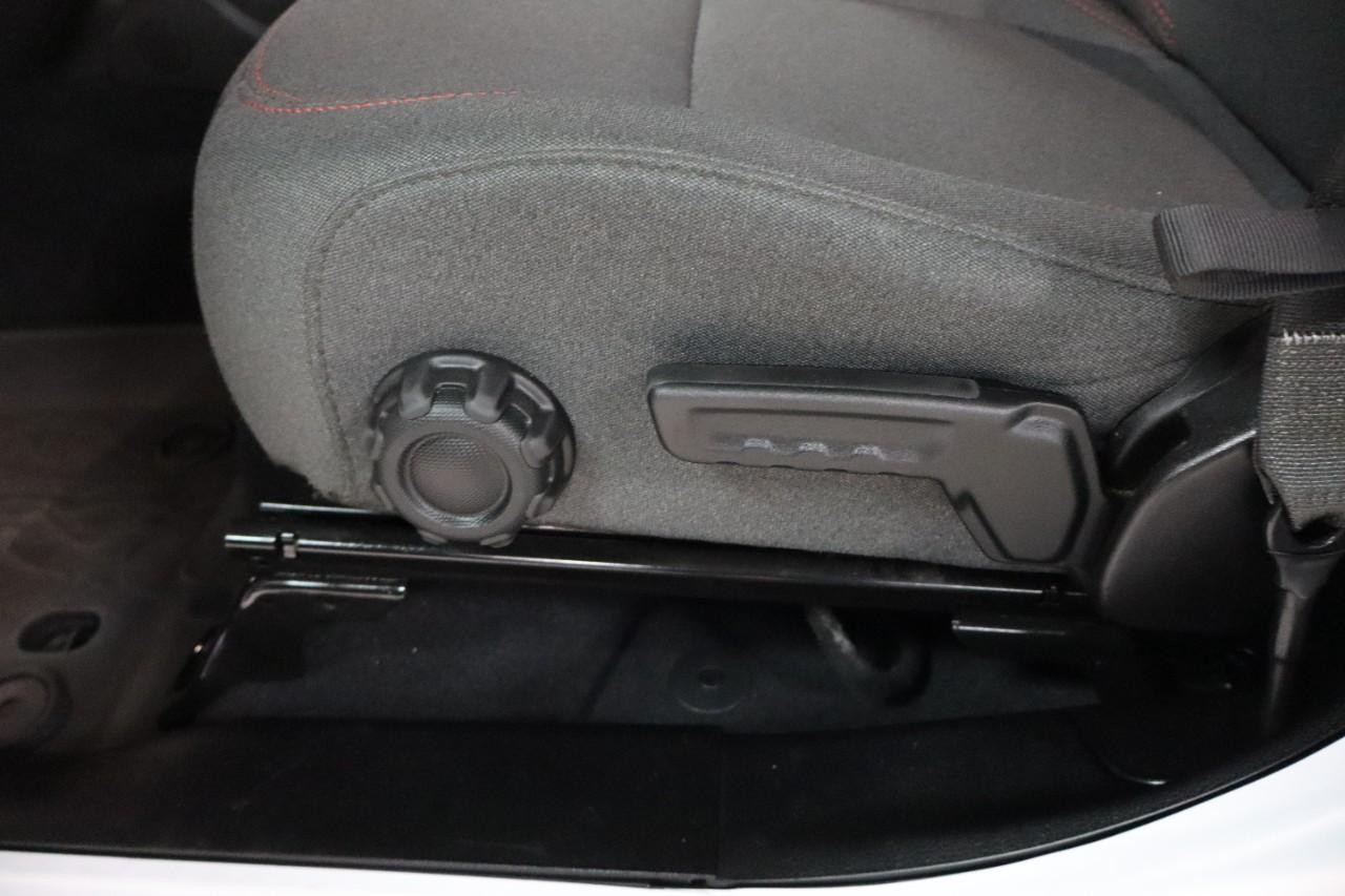 Jeep Gladiator Vehicle Full-screen Gallery Image 11