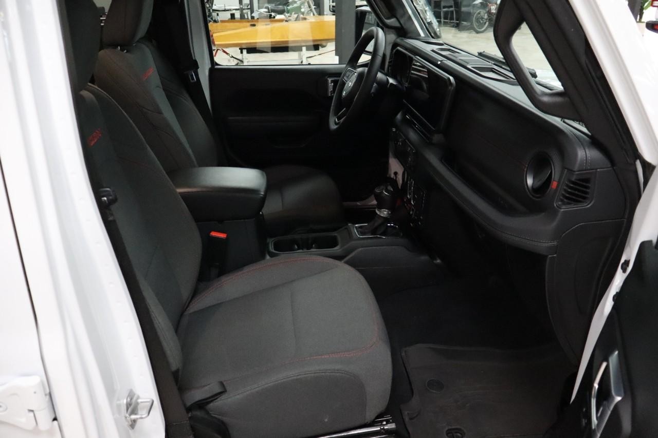 Jeep Gladiator Vehicle Full-screen Gallery Image 21