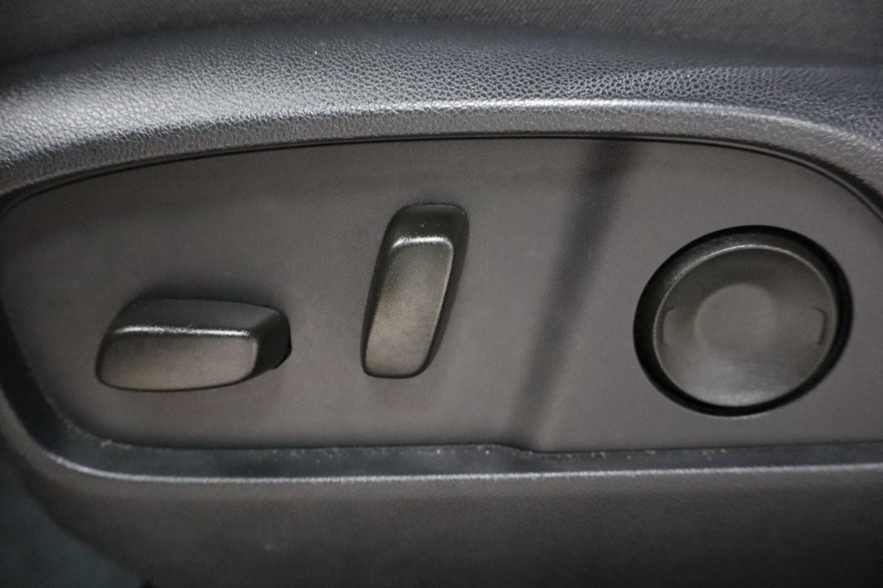 Chevrolet Equinox Vehicle Full-screen Gallery Image 12