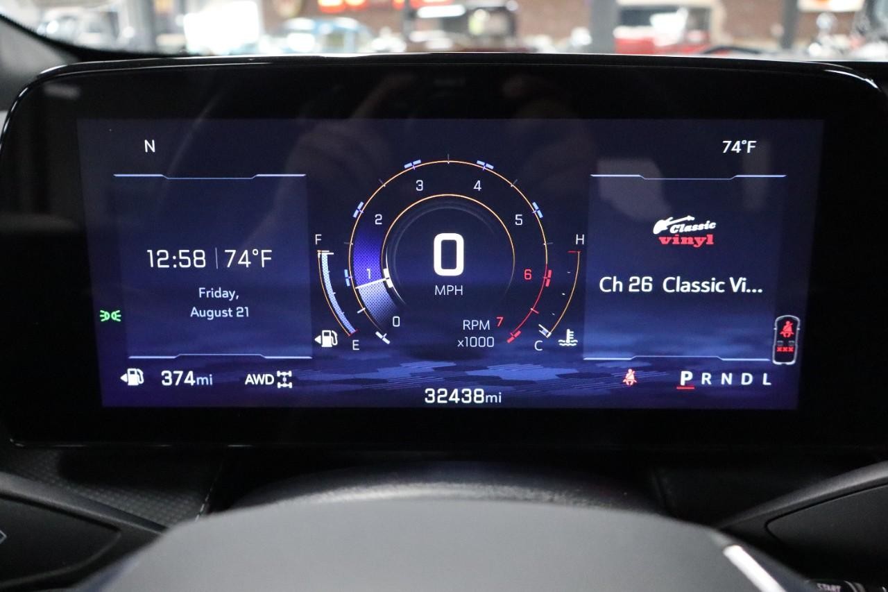 Chevrolet Equinox Vehicle Full-screen Gallery Image 16