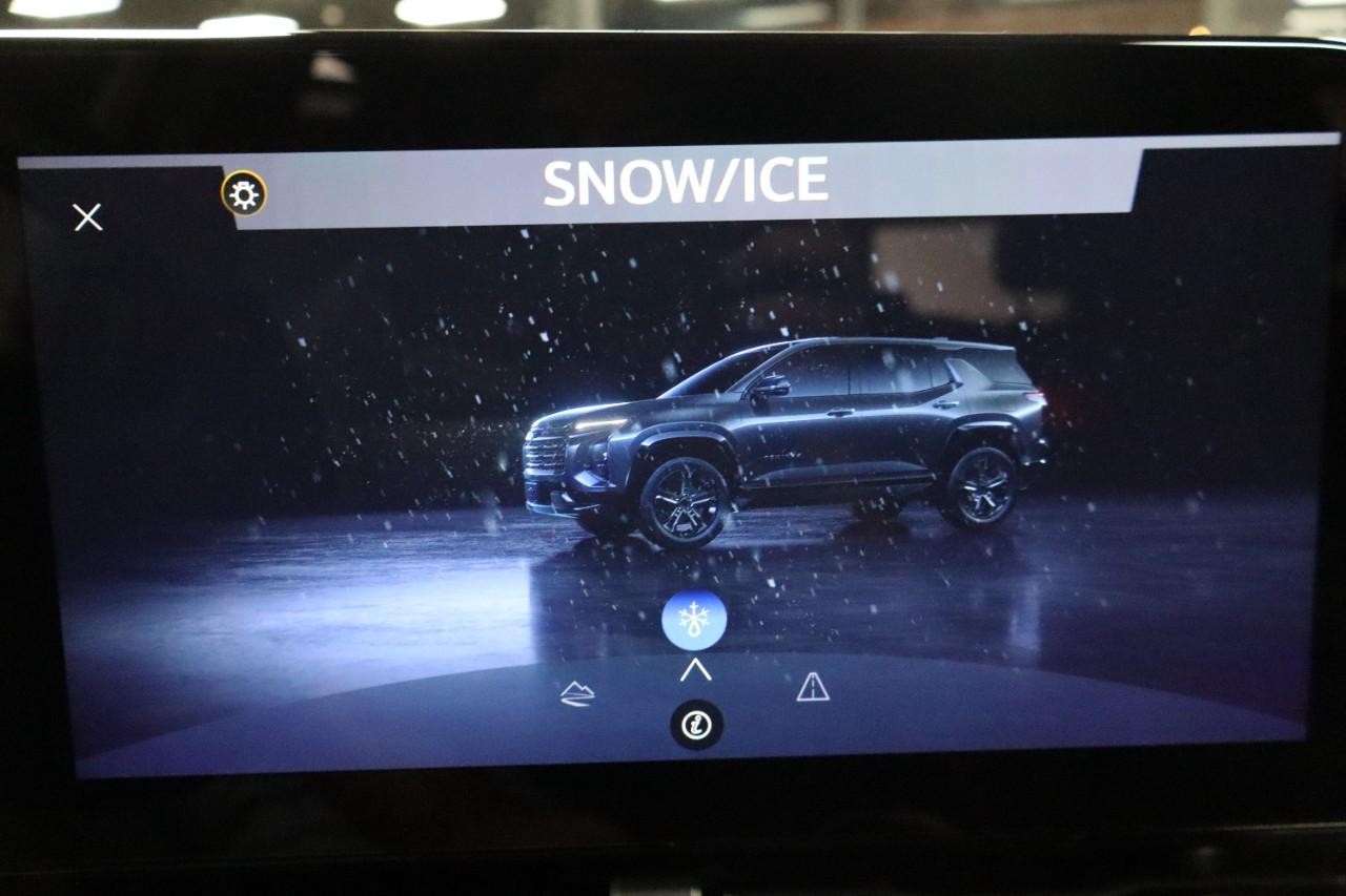 Chevrolet Equinox Vehicle Full-screen Gallery Image 22