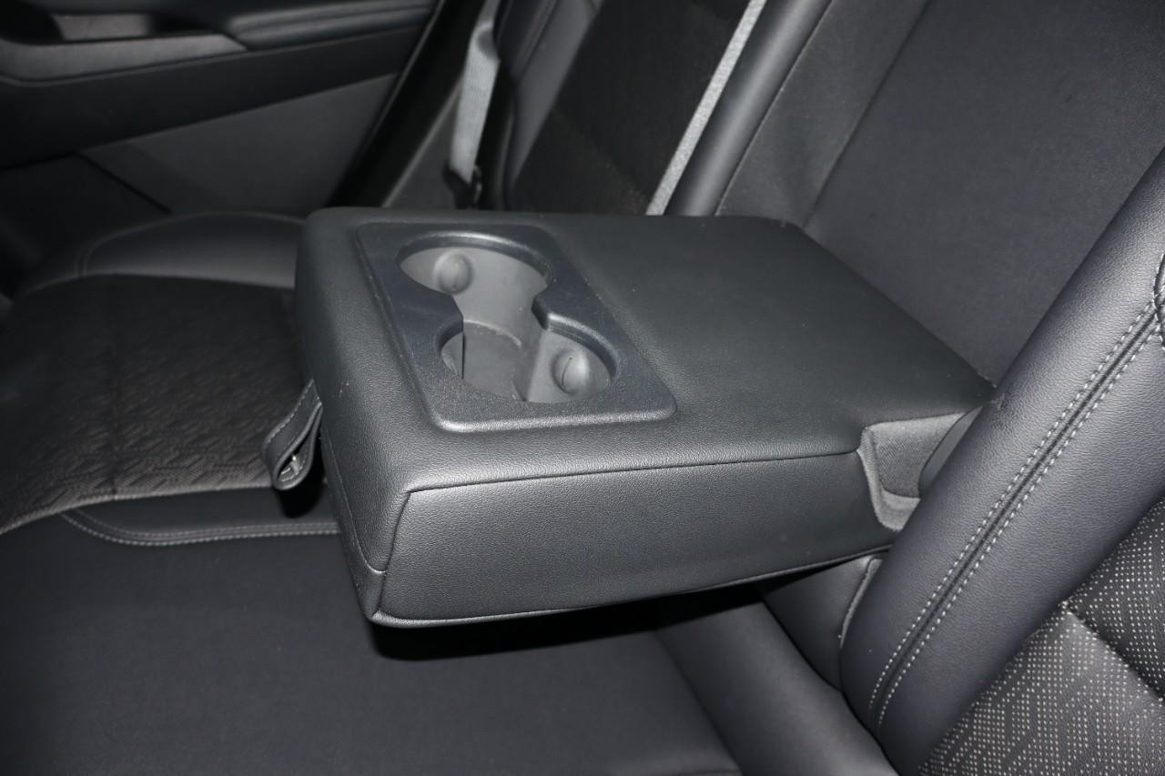 Chevrolet Equinox Vehicle Full-screen Gallery Image 26