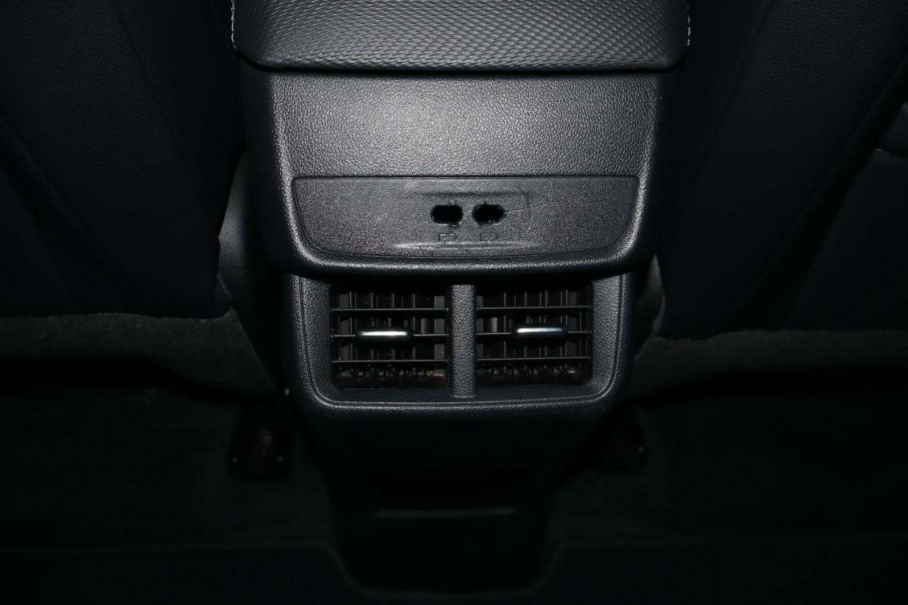 Chevrolet Equinox Vehicle Full-screen Gallery Image 28