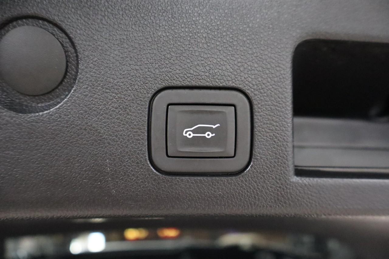 Chevrolet Equinox Vehicle Full-screen Gallery Image 30