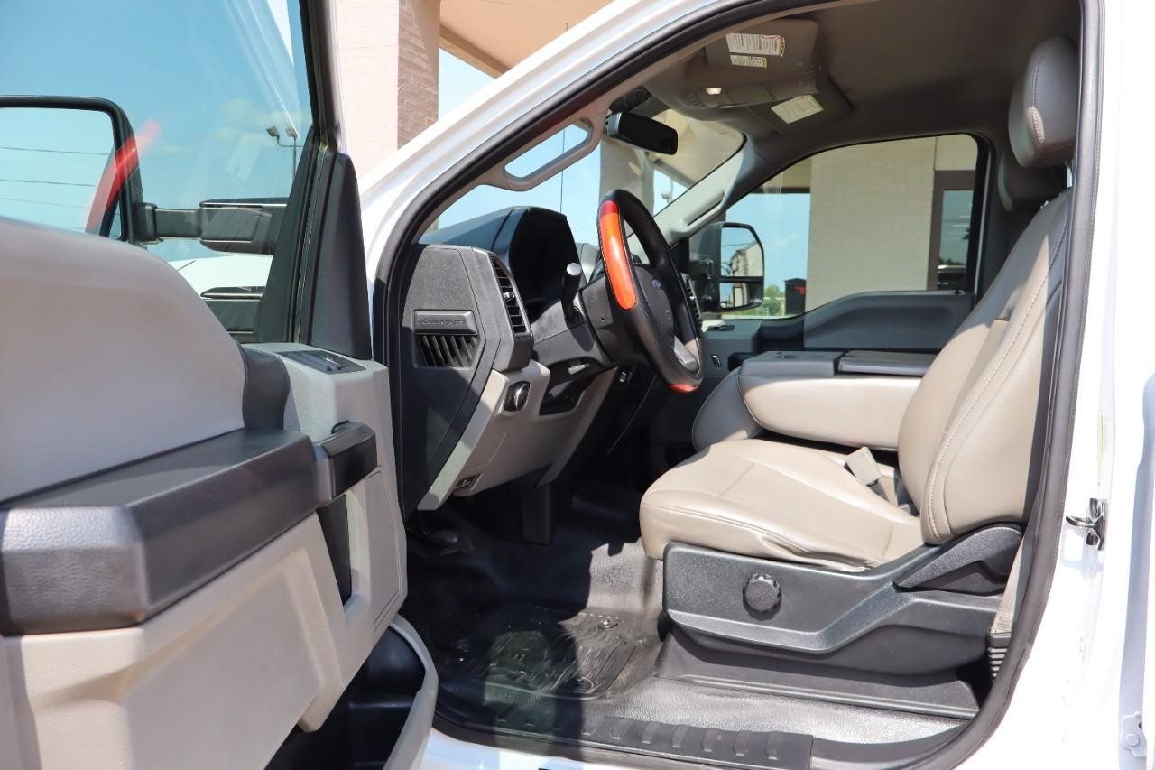 Ford Super Duty F-250 SRW Vehicle Full-screen Gallery Image 10