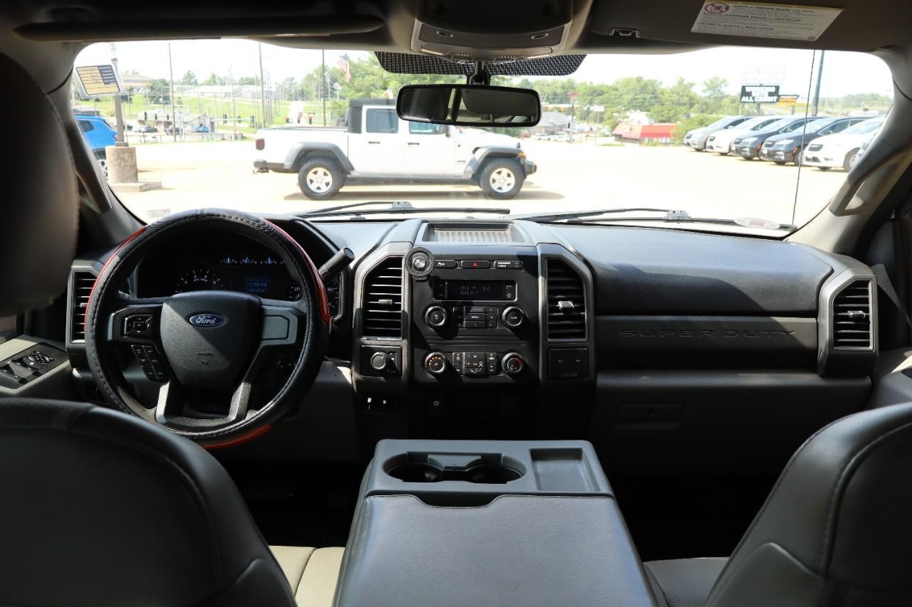 Ford Super Duty F-250 SRW Vehicle Full-screen Gallery Image 12