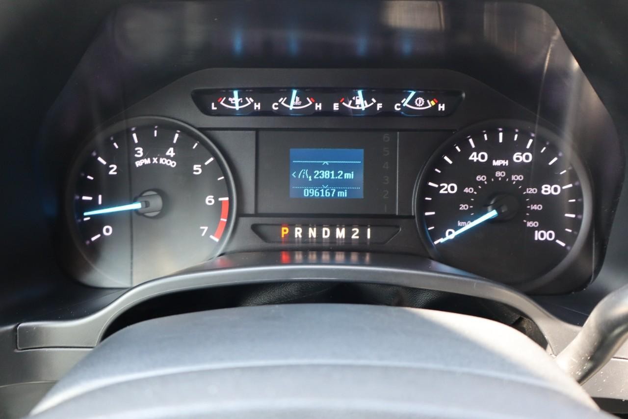 Ford Super Duty F-250 SRW Vehicle Full-screen Gallery Image 15