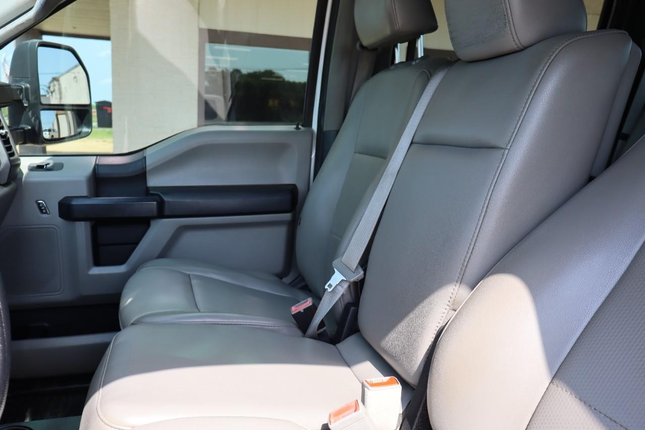 Ford Super Duty F-250 SRW Vehicle Full-screen Gallery Image 24