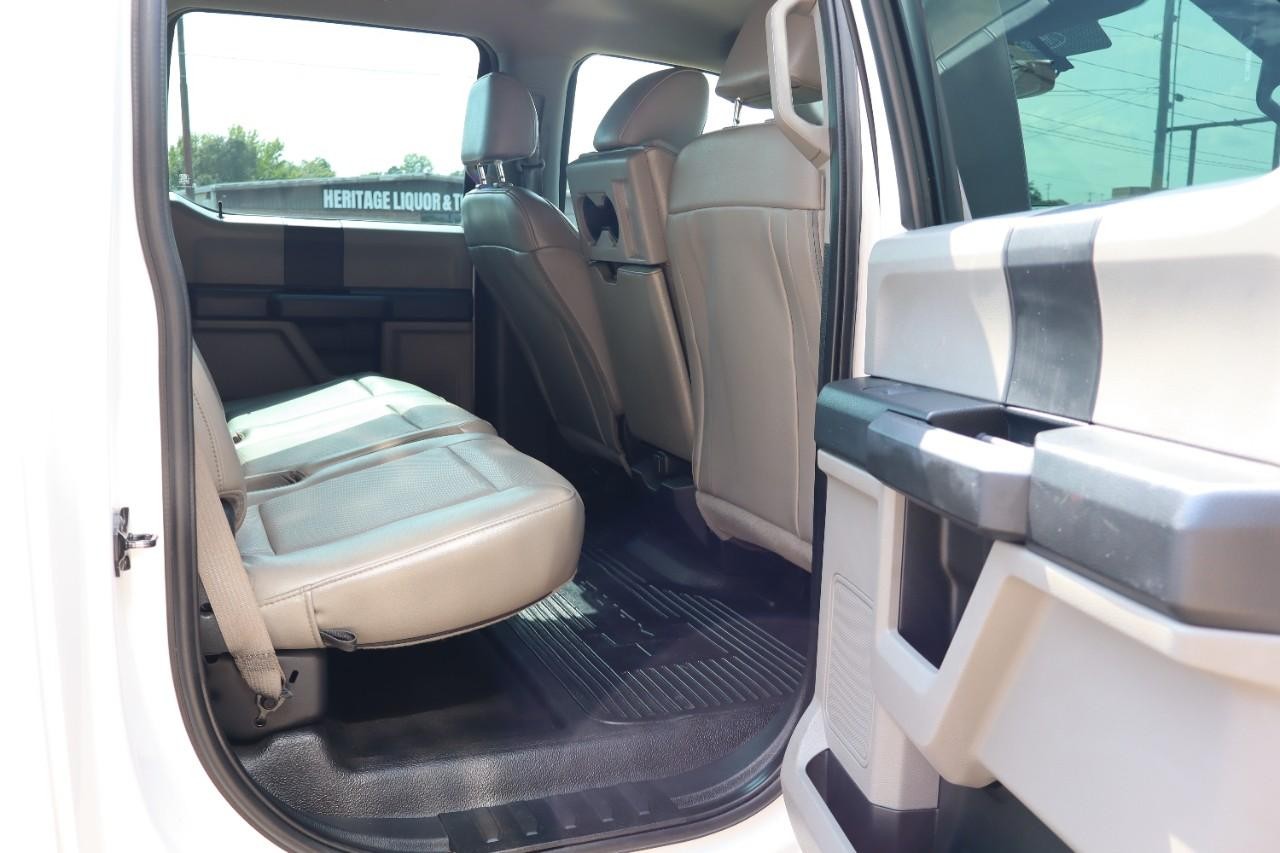 Ford Super Duty F-250 SRW Vehicle Full-screen Gallery Image 28