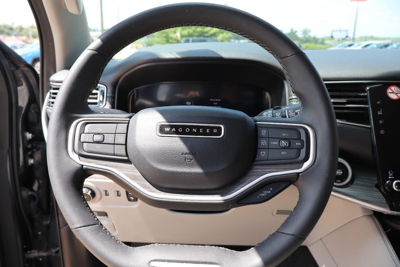 Jeep Wagoneer Vehicle Full-screen Gallery Image 13