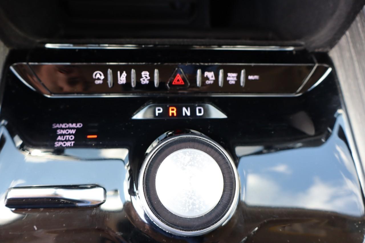 Jeep Wagoneer Vehicle Full-screen Gallery Image 14