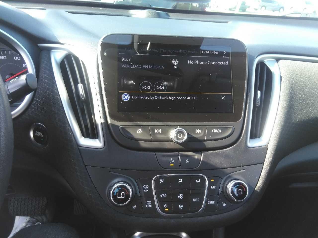 Chevrolet Malibu Vehicle Full-screen Gallery Image 5