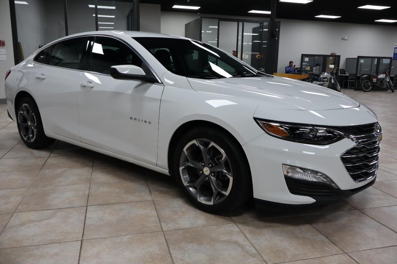 Chevrolet Malibu Vehicle Full-screen Gallery Image 07