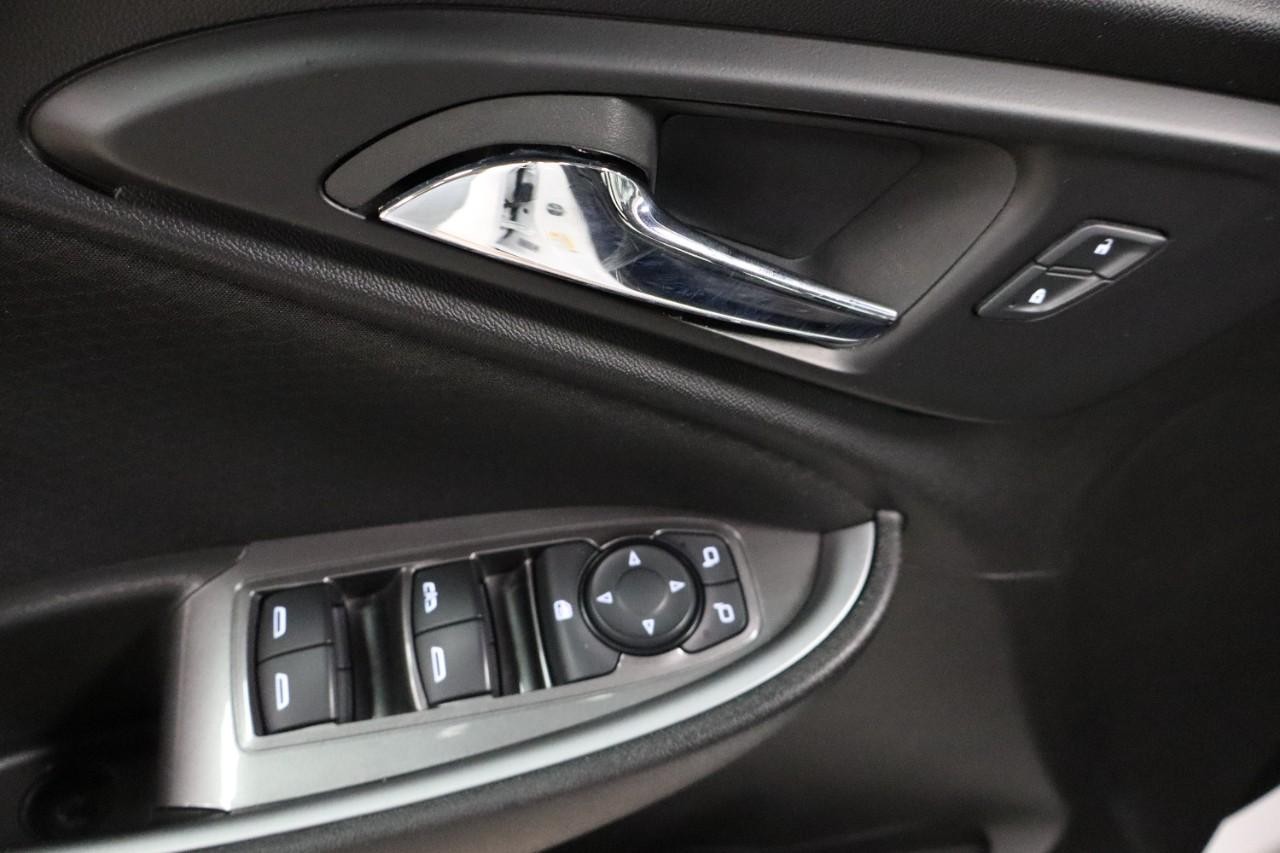 Chevrolet Malibu Vehicle Full-screen Gallery Image 10