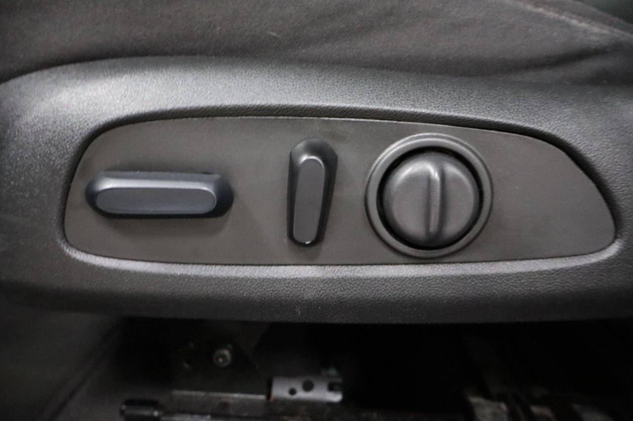 Chevrolet Malibu Vehicle Full-screen Gallery Image 11