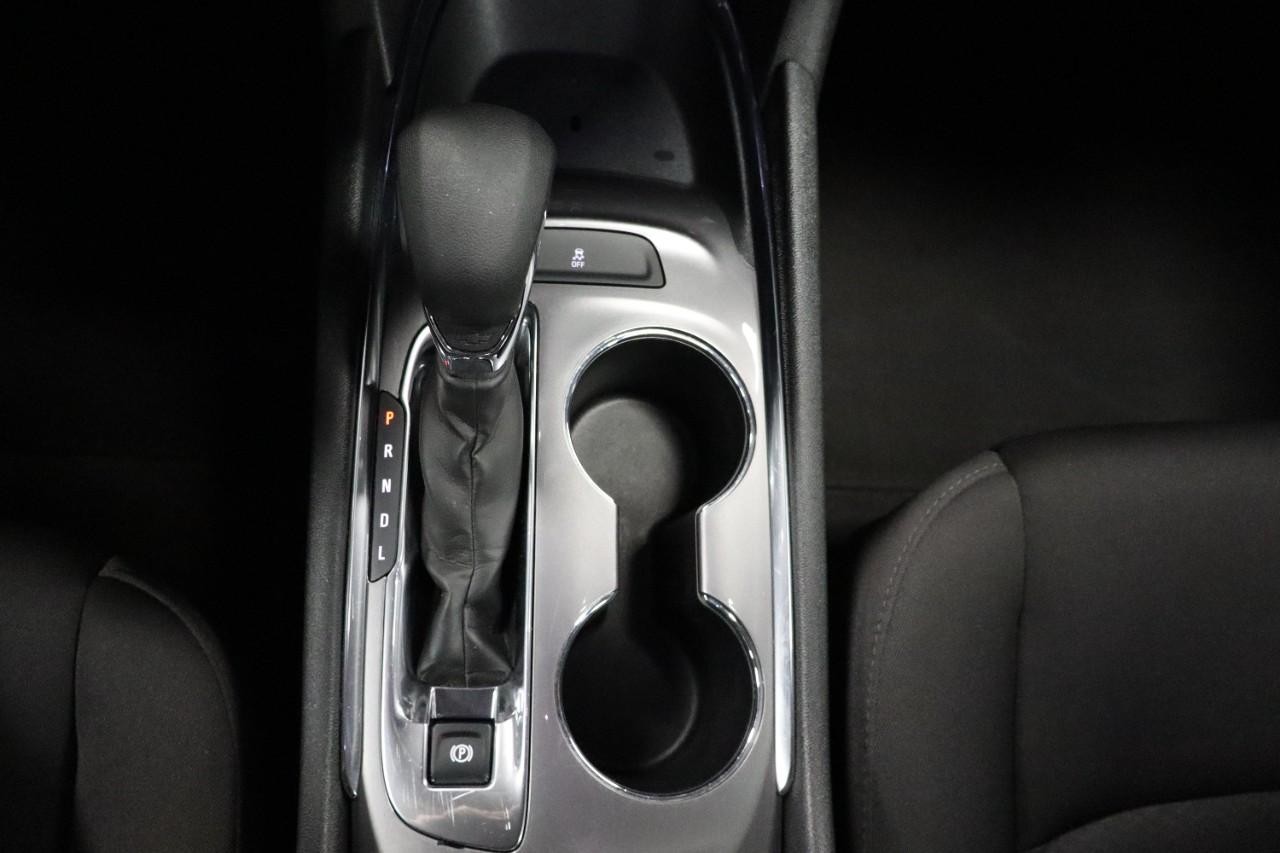 Chevrolet Malibu Vehicle Full-screen Gallery Image 21