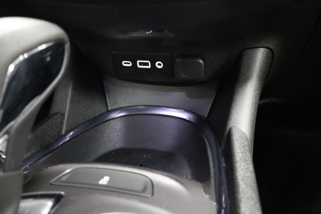 Chevrolet Malibu Vehicle Full-screen Gallery Image 22