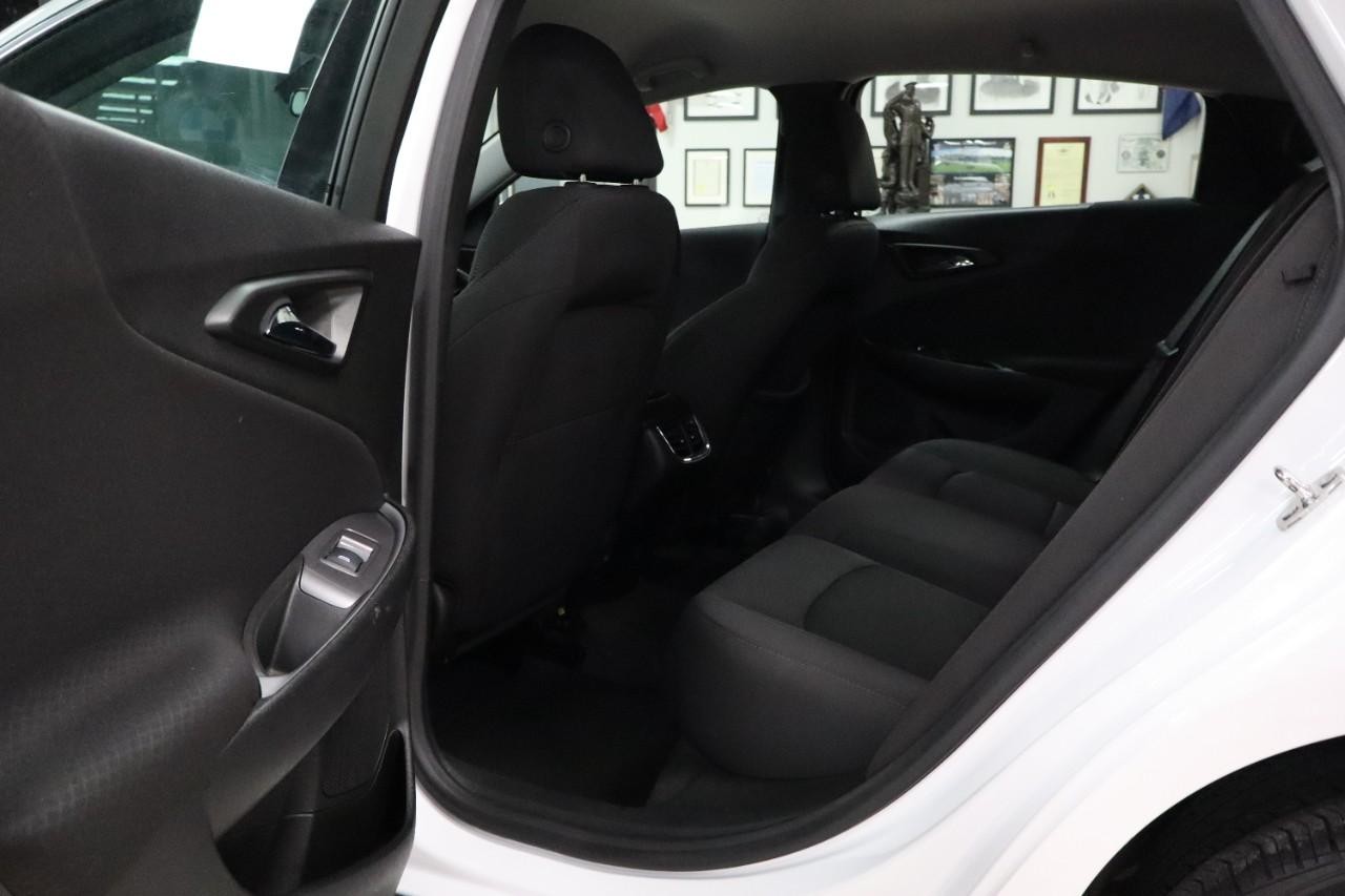 Chevrolet Malibu Vehicle Full-screen Gallery Image 23