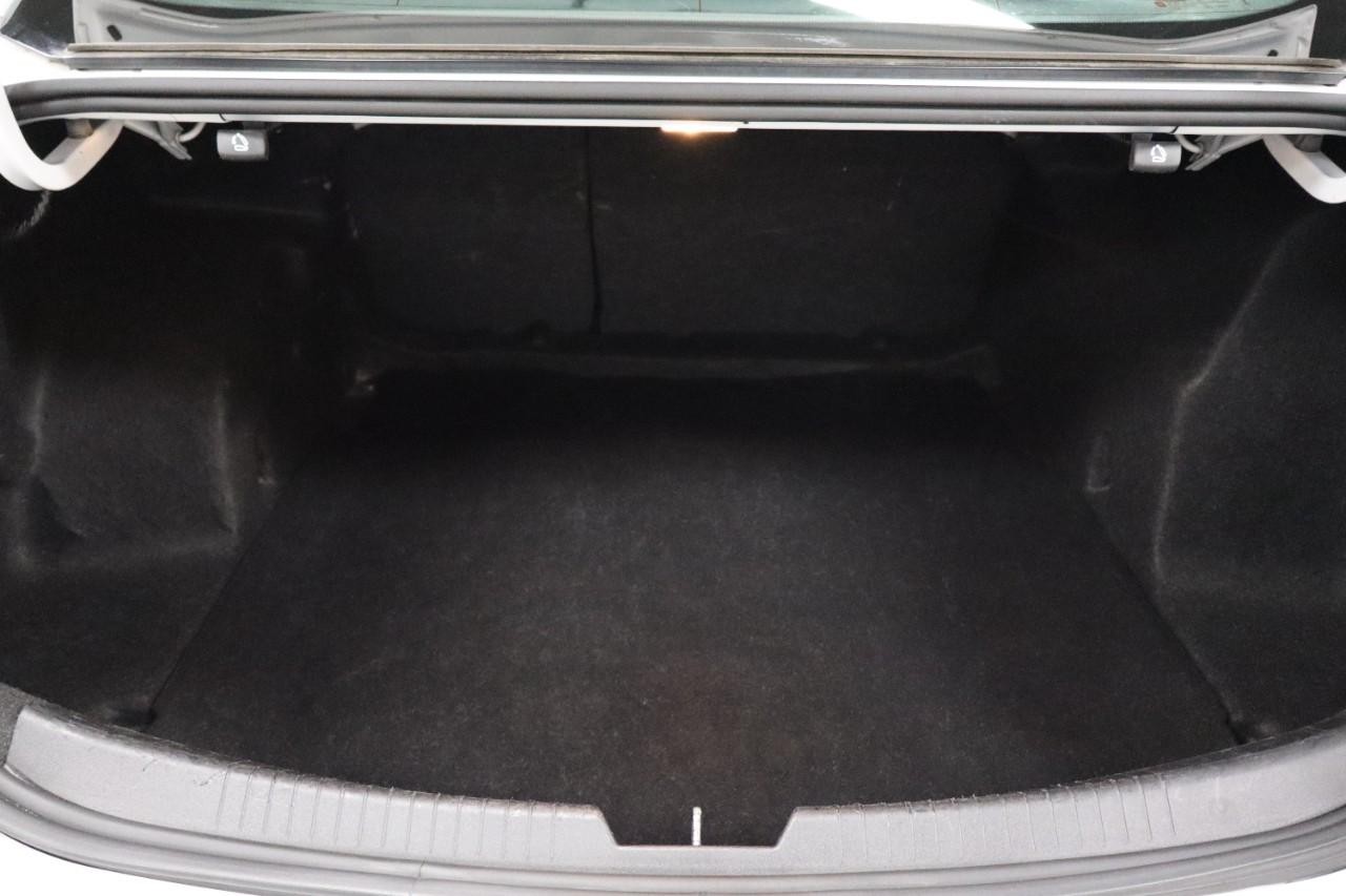 Chevrolet Malibu Vehicle Full-screen Gallery Image 25