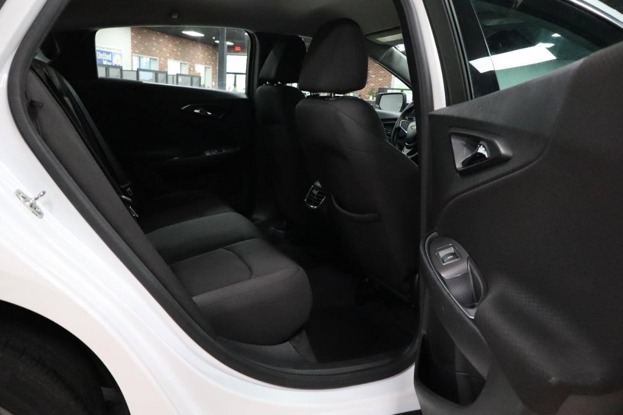 Chevrolet Malibu Vehicle Full-screen Gallery Image 26