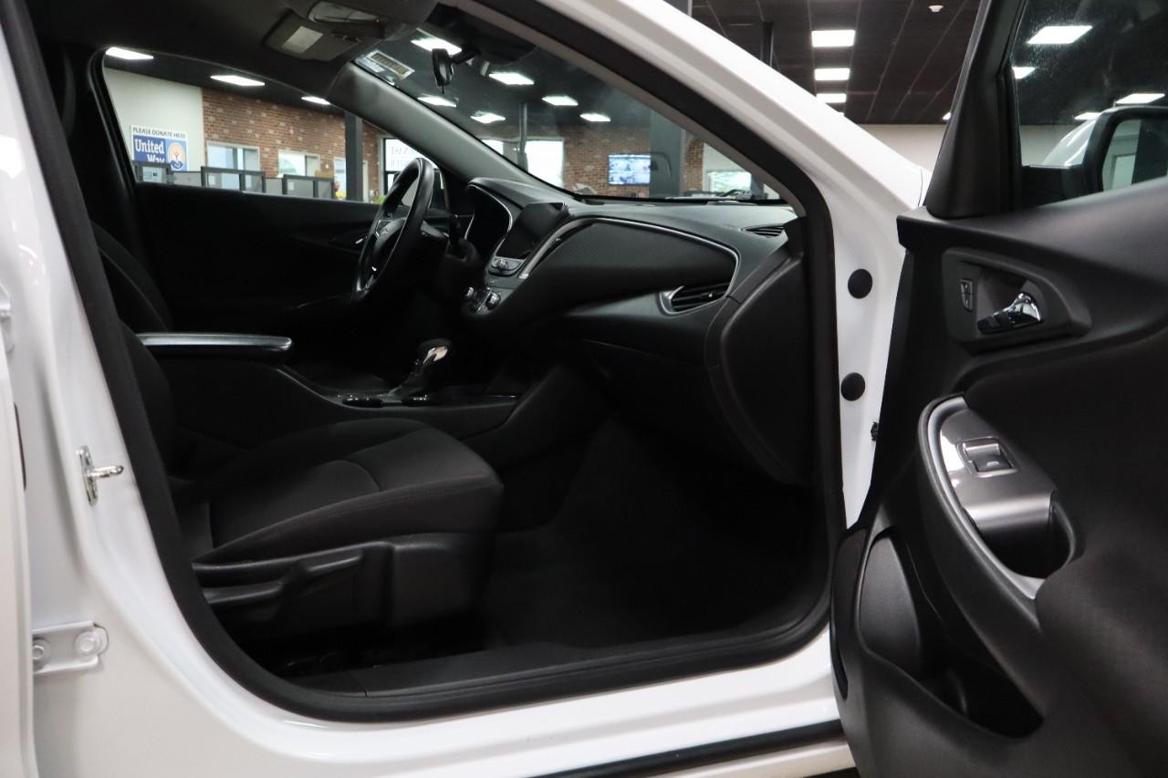 Chevrolet Malibu Vehicle Full-screen Gallery Image 27