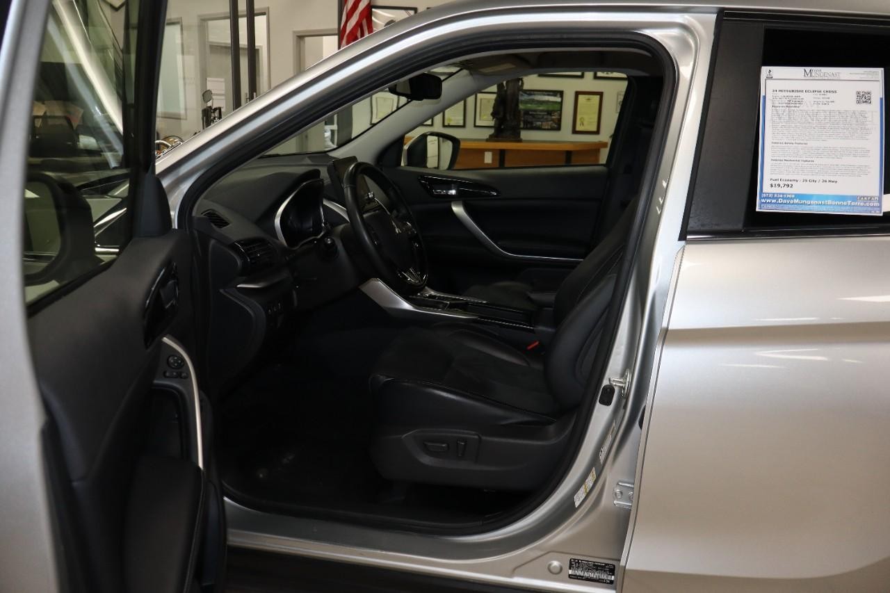 Mitsubishi Eclipse Cross Vehicle Full-screen Gallery Image 9